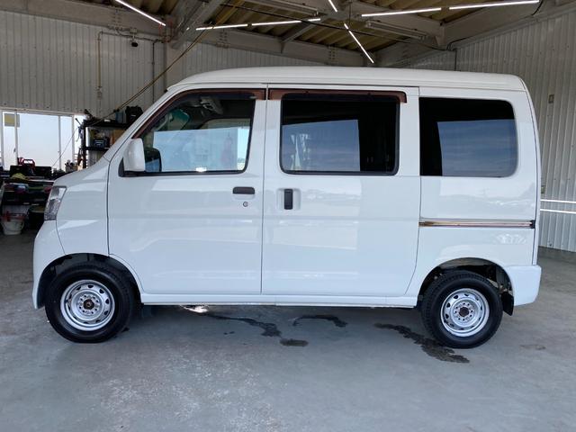 ハイゼットカーゴ クルーズ　ＰＷ　運転席助手席エアバック　切り替え４ＷＤ　運転席エアバック　マニュアルエアコン　ＰＳ　キーレス　両側スライド　ＡＢＳ付　ドラレコ付き（7枚目）