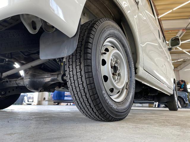 ハイゼットカーゴ クルーズ　ＰＷ　運転席助手席エアバック　切り替え４ＷＤ　運転席エアバック　マニュアルエアコン　ＰＳ　キーレス　両側スライド　ＡＢＳ付　ドラレコ付き（23枚目）