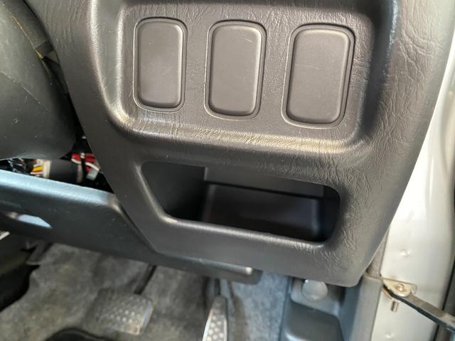 ミラジーノ ジーノ　Ｓエディション　パワーウィンド　運転席エアバッグ　運転席助手席エアバッグ　衝突安全ボディ　エアコン　キーレス　パワステ（35枚目）