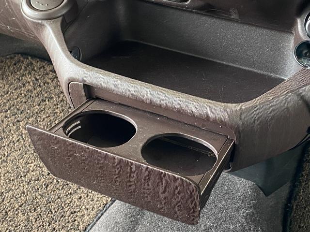 パッソ Ｘ　クツロギ　ＤＶＤ再生　フルセグ　運転席助手席エアバック　衝突安全ボディ　ドライブレコーダー　盗難防止システム　エアコン　ＡＢＳ　ナビＴＶ　ミュージックプレイヤー接続可　パワーステアリング　エアバック　４ＷＤ（39枚目）