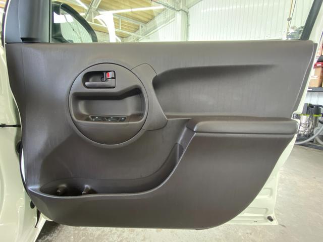 パッソ Ｘ　クツロギ　ＤＶＤ再生　フルセグ　運転席助手席エアバック　衝突安全ボディ　ドライブレコーダー　盗難防止システム　エアコン　ＡＢＳ　ナビＴＶ　ミュージックプレイヤー接続可　パワーステアリング　エアバック　４ＷＤ（56枚目）