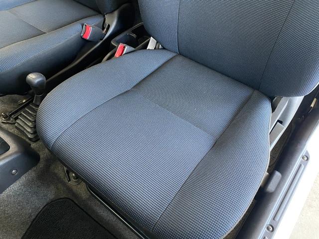 キックス ＲＳ　パワステ　キ－レス　パワーウインドウ　寒冷地仕様　衝突安全ボディ　ＡＢＳ　盗難防止システム　パートタイム４ＷＤ　エアバッグ　デュアルエアバッグ　マニュアルエアコン（40枚目）
