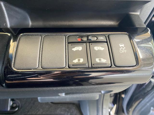 ステップワゴンスパーダ Ｚ　メモリナビ　フルセグ地デジ　Ｂｌｕｅｔｏｏｔｈ音楽　Ｓキー　フルフラット　安全ボディ　盗難防止機能　パワーウィンドウ　ＥＴＣ付　Ｂカメ　運転席エアバック　ＶＳＡ　ナビテレビ　キーレスエントリー　ＡＢＳ（40枚目）