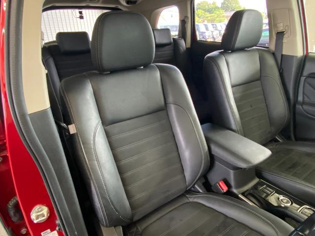 アウトランダーＰＨＥＶ Ｇナビパッケージ　パワートランク　衝突軽減Ｂ　ＵＳＢ　サイドカメラ　後カメラ　オートエアコン　ドライブレコーダー　横滑り防止　盗難防止システム　寒冷地仕様　キーレス　オートクルーズ　ミュージックプレイヤー接続可　ＥＴＣ（47枚目）