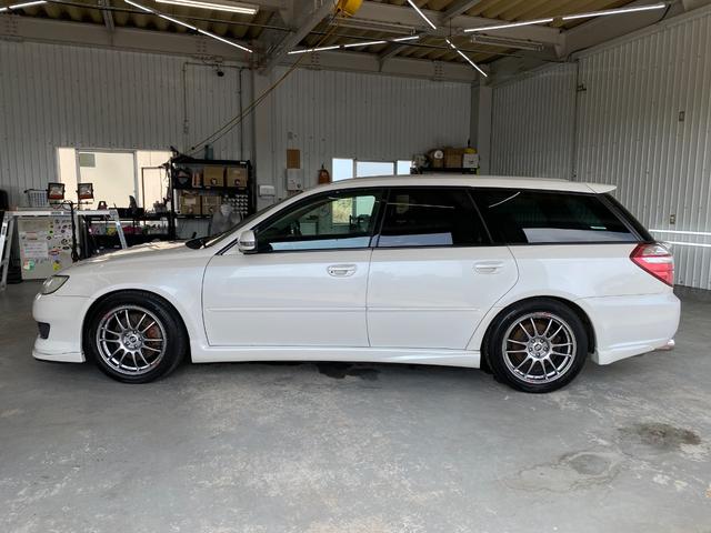 レガシィツーリングワゴン ２．０ＧＴスペックＢ　フルタイム４ＷＤ　エアバック　エアコン　キーレスエントリー　パワーステアリング　パワーウィンドウ　黒革シート　ローダウン　ガラスルーフ　キーレス盗難防止装置　スマートキープッシュスタート　ＥＴＣ車載器（8枚目）