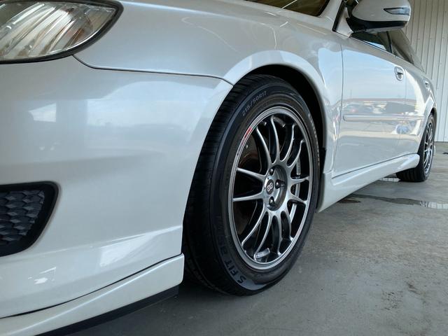 レガシィツーリングワゴン ２．０ＧＴスペックＢ　フルタイム４ＷＤ　エアバック　エアコン　キーレスエントリー　パワーステアリング　パワーウィンドウ　黒革シート　ローダウン　ガラスルーフ　キーレス盗難防止装置　スマートキープッシュスタート　ＥＴＣ車載器（17枚目）