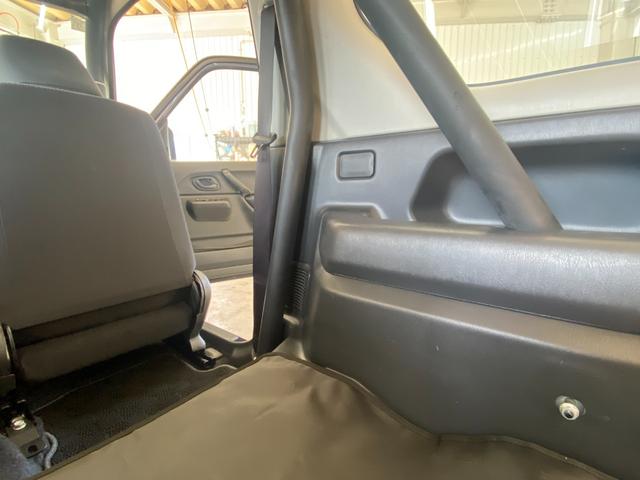 ジムニー ＸＧ　関東仕入　５ＭＴ　定員２名　ロールバー　リフトアップ　新品タイヤＧ００３　キーレス　社外オーディオ（46枚目）