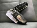 ５５ＴＦＳＩクワトロ　デビューパッケージ　ＬＥＤヘッドライト　４ＷＤ　シートヒーター　クリアランスソナー　スマートキー　バックカメラ　パワーシート　フルセグ　ミュージックプレイヤー接続可　本革シート　電動リヤゲート　ＡＡＣ　ＬＫＡ（47枚目）