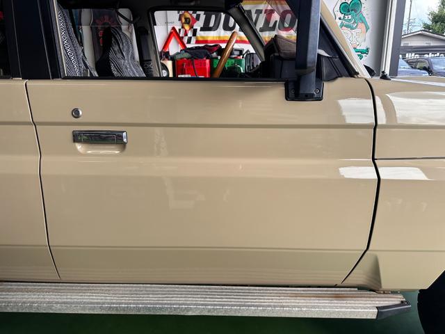 ランドクルーザー７０ ＺＸ　新品ボンネット交換　新品フロントフェンダー左右交換　特注製作フェンダーエプロン左右交換　新品リヤクォーターパネル左右交換　新品ロッカーパネル交換　純正ＯＰ電動サンルーフ　新品シーカバー＆ダッシュマット（15枚目）