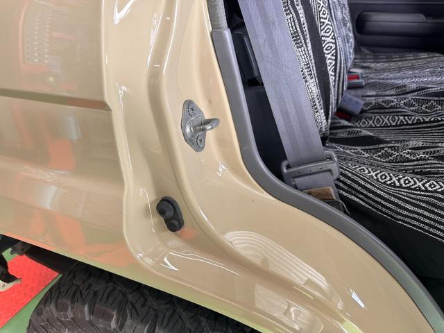 ランドクルーザー７０ ＺＸ　新品ボンネット交換　新品フロントフェンダー左右交換　特注製作フェンダーエプロン左右交換　新品リヤクォーターパネル左右交換　新品ロッカーパネル交換　純正ＯＰ電動サンルーフ　新品シーカバー＆ダッシュマット（18枚目）
