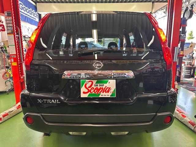 エクストレイル ２０Ｘ　ブラックホイール　ＴＯＹＯブロックタイヤ　スタッドレス＆ブラックホイールセット付き　新品ＬＥＤヘッドライト　ナビ　ＣＤ　ＵＳＢポート　バックモニター　ＥＴＣ　ワンオーナー　禁煙車　ディーラー記録簿付き（2枚目）