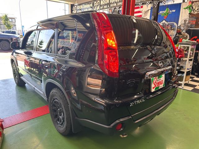 エクストレイル ２０Ｘ　ブラックホイール　ＴＯＹＯブロックタイヤ　スタッドレス＆ブラックホイールセット付き　新品ＬＥＤヘッドライト　ナビ　ＣＤ　ＵＳＢポート　バックモニター　ＥＴＣ　ワンオーナー　禁煙車　ディーラー記録簿付き（21枚目）