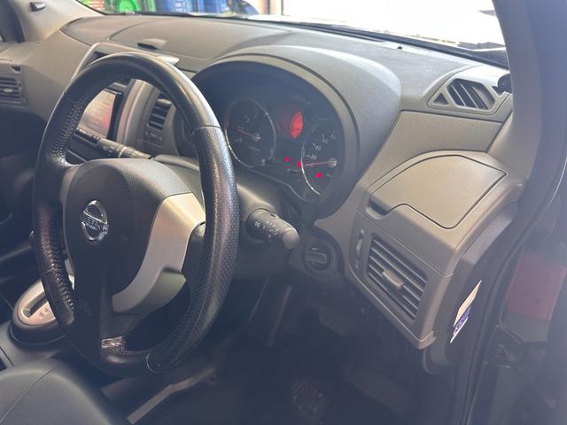 エクストレイル ２０Ｘ　ブラックホイール　ＴＯＹＯブロックタイヤ　スタッドレス＆ブラックホイールセット付き　新品ＬＥＤヘッドライト　ナビ　ＣＤ　ＵＳＢポート　バックモニター　ＥＴＣ　ワンオーナー　禁煙車　ディーラー記録簿付き（30枚目）