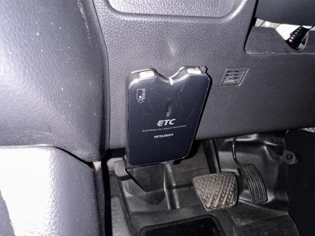 エクストレイル ２０Ｘ　ブラックホイール　ＴＯＹＯブロックタイヤ　スタッドレス＆ブラックホイールセット付き　新品ＬＥＤヘッドライト　ナビ　ＣＤ　ＵＳＢポート　バックモニター　ＥＴＣ　ワンオーナー　禁煙車　ディーラー記録簿付き（34枚目）