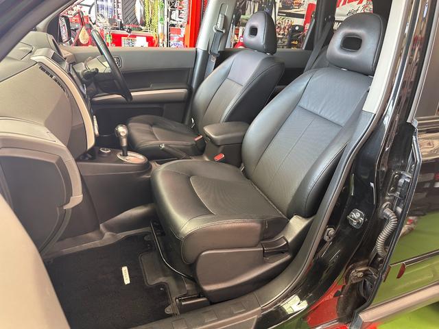 エクストレイル ２０Ｘ　ブラックホイール　ＴＯＹＯブロックタイヤ　スタッドレス＆ブラックホイールセット付き　新品ＬＥＤヘッドライト　ナビ　ＣＤ　ＵＳＢポート　バックモニター　ＥＴＣ　ワンオーナー　禁煙車　ディーラー記録簿付き（45枚目）