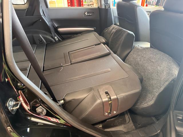エクストレイル ２０Ｘ　ブラックホイール　ＴＯＹＯブロックタイヤ　スタッドレス＆ブラックホイールセット付き　新品ＬＥＤヘッドライト　ナビ　ＣＤ　ＵＳＢポート　バックモニター　ＥＴＣ　ワンオーナー　禁煙車　ディーラー記録簿付き（57枚目）