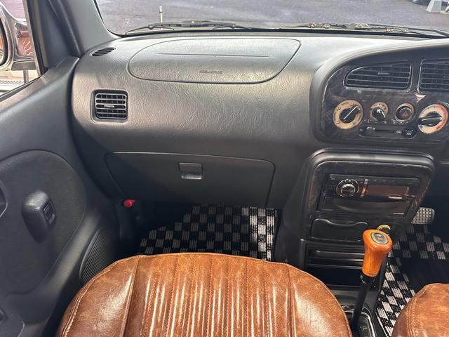 ミラジーノ ミニライトスペシャル　オルタネータ交換（Ｒ７年１１月）　新品ホワイトリボンタイヤ　新品ブラウンシートカバー　ＮＡＲＤＩステアリング＆シフトノブ　ホワイトホイール　新品フロアマット　純正ホワイトカラー　ＵＳＢ接続オーディオ（32枚目）