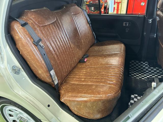 ミラジーノ ミニライトスペシャル　オルタネータ交換（Ｒ７年１１月）　新品ホワイトリボンタイヤ　新品ブラウンシートカバー　ＮＡＲＤＩステアリング＆シフトノブ　ホワイトホイール　新品フロアマット　純正ホワイトカラー　ＵＳＢ接続オーディオ（46枚目）