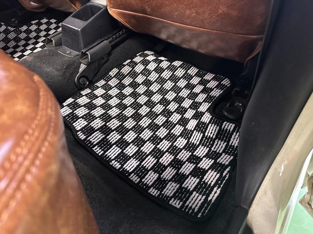 ミラジーノ ミニライトスペシャル　オルタネータ交換（Ｒ７年１１月）　新品ホワイトリボンタイヤ　新品ブラウンシートカバー　ＮＡＲＤＩステアリング＆シフトノブ　ホワイトホイール　新品フロアマット　純正ホワイトカラー　ＵＳＢ接続オーディオ（49枚目）