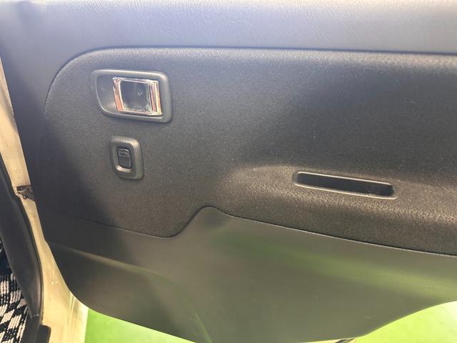 ミラジーノ ミニライトスペシャル　オルタネータ交換（Ｒ７年１１月）　新品ホワイトリボンタイヤ　新品ブラウンシートカバー　ＮＡＲＤＩステアリング＆シフトノブ　ホワイトホイール　新品フロアマット　純正ホワイトカラー　ＵＳＢ接続オーディオ（50枚目）