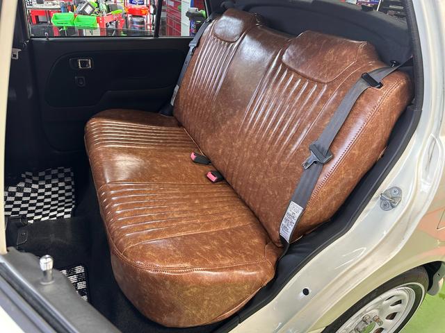 ミラジーノ ミニライトスペシャル　オルタネータ交換（Ｒ７年１１月）　新品ホワイトリボンタイヤ　新品ブラウンシートカバー　ＮＡＲＤＩステアリング＆シフトノブ　ホワイトホイール　新品フロアマット　純正ホワイトカラー　ＵＳＢ接続オーディオ（51枚目）