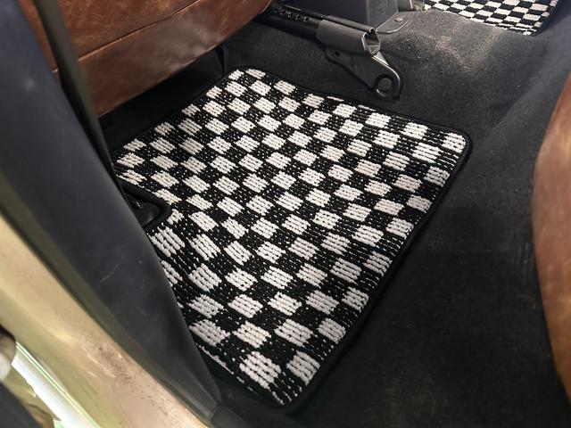 ミラジーノ ミニライトスペシャル　オルタネータ交換（Ｒ７年１１月）　新品ホワイトリボンタイヤ　新品ブラウンシートカバー　ＮＡＲＤＩステアリング＆シフトノブ　ホワイトホイール　新品フロアマット　純正ホワイトカラー　ＵＳＢ接続オーディオ（54枚目）