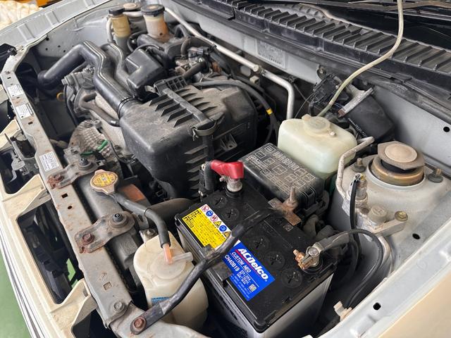 ミラジーノ ミニライトスペシャル　オルタネータ交換（Ｒ７年１１月）　新品ホワイトリボンタイヤ　新品ブラウンシートカバー　ＮＡＲＤＩステアリング＆シフトノブ　ホワイトホイール　新品フロアマット　純正ホワイトカラー　ＵＳＢ接続オーディオ（66枚目）