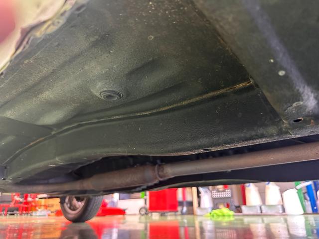 ミラジーノ ミニライトスペシャル　オルタネータ交換（Ｒ７年１１月）　新品ホワイトリボンタイヤ　新品ブラウンシートカバー　ＮＡＲＤＩステアリング＆シフトノブ　ホワイトホイール　新品フロアマット　純正ホワイトカラー　ＵＳＢ接続オーディオ（70枚目）