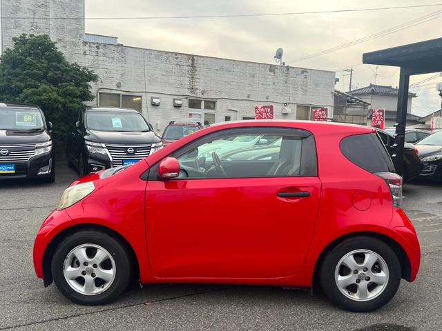 ｉＱ １００Ｇ　レザーパッケージ　ルーフラッピング　純正ＨＤＤナビ　ＣＤ　ＤＶＤ　ＡＵＸ　ＭＳ　ワンセグ　半革シート　横滑り防止　スマートキー＆プッシュスタート　ＨＩＤ　純正アルミ　名古屋仕入（9枚目）