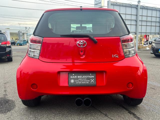 ｉＱ １００Ｇ　レザーパッケージ　ルーフラッピング　純正ＨＤＤナビ　ＣＤ　ＤＶＤ　ＡＵＸ　ＭＳ　ワンセグ　半革シート　横滑り防止　スマートキー＆プッシュスタート　ＨＩＤ　純正アルミ　名古屋仕入（12枚目）