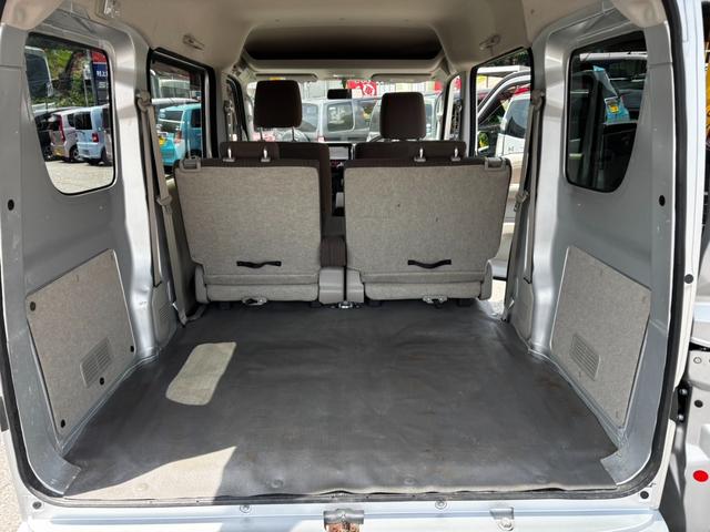 ミニキャブバン ブラボー　関東仕入　４ＷＤ　オートマ　ＡＴ車　パワーウインドウ　テレビ　ナビ　Ｂｌｕｅｔｏｏｔｈオーディオ　ＡＢＳ　キーレス　集中ドアロック　プライバシーガラス　電動格納ミラー　リアヒーターファン（25枚目）