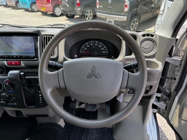 ミニキャブバン ブラボー　関東仕入　４ＷＤ　オートマ　ＡＴ車　パワーウインドウ　テレビ　ナビ　Ｂｌｕｅｔｏｏｔｈオーディオ　ＡＢＳ　キーレス　集中ドアロック　プライバシーガラス　電動格納ミラー　リアヒーターファン（32枚目）