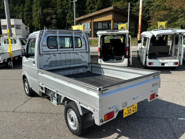 キャリイトラック KC オートマ4WD エアコン パワステ 防衛処理済  タイミングチェーン AT車 切替4WD(7枚目)