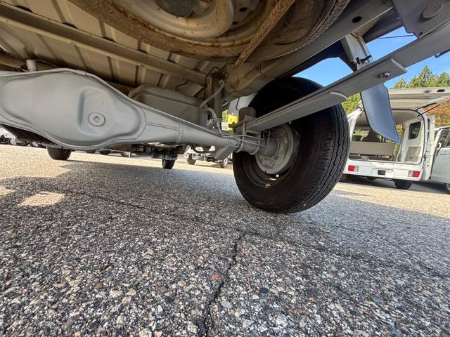 キャリイトラック KC オートマ4WD エアコン パワステ 防衛処理済  タイミングチェーン AT車 切替4WD(18枚目)