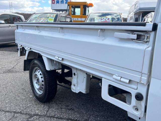 キャリイトラック ＫＣエアコン・パワステ　４ＷＤ　ワンオーナー　走行３０３００ｋｍ　社外ＣＤ　ＵＳＢ　ＡＵＸ　過去記録簿　Ｗエアバッグ　切替４ＷＤ　荷台マット　アオリガード　マッドガード　スペアキー　１年間走行距離無制限保証付（15枚目）
