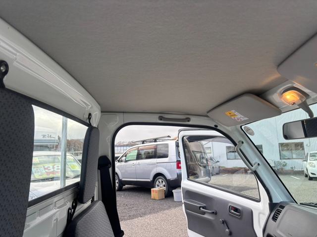 キャリイトラック ＫＣエアコン・パワステ　４ＷＤ　ワンオーナー　走行３０３００ｋｍ　社外ＣＤ　ＵＳＢ　ＡＵＸ　過去記録簿　Ｗエアバッグ　切替４ＷＤ　荷台マット　アオリガード　マッドガード　スペアキー　１年間走行距離無制限保証付（26枚目）