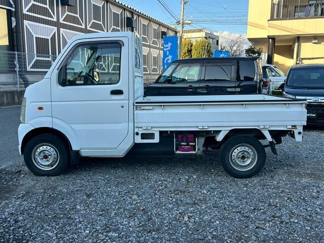 キャリイトラック ＫＣエアコン・パワステ　４ＷＤ　エアコン　パワーステアリング　５速マニュアル車　車検整備付き　レベライザー　ＦＭ／ＡＭラジオチューナー　切り替え式（4枚目）