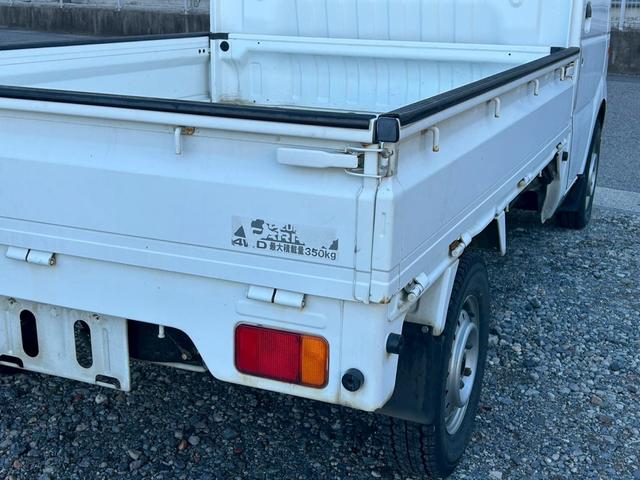 キャリイトラック ＫＣエアコン・パワステ　４ＷＤ　エアコン　パワーステアリング　５速マニュアル車　車検整備付き　レベライザー　ＦＭ／ＡＭラジオチューナー　切り替え式（12枚目）
