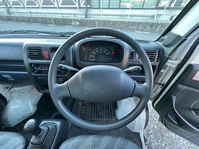 キャリイトラック ＫＣエアコン・パワステ　４ＷＤ　エアコン　パワーステアリング　５速マニュアル車　車検整備付き　レベライザー　ＦＭ／ＡＭラジオチューナー　切り替え式（23枚目）