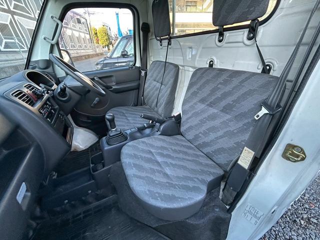 キャリイトラック ＫＣエアコン・パワステ　４ＷＤ　エアコン　パワーステアリング　５速マニュアル車　車検整備付き　レベライザー　ＦＭ／ＡＭラジオチューナー　切り替え式（34枚目）
