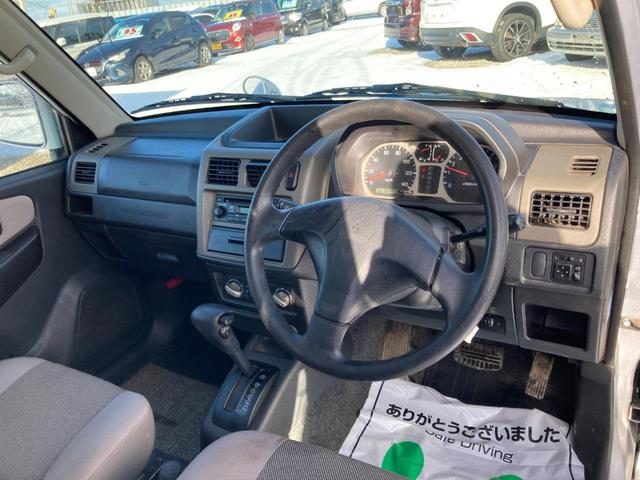 ＶＲ　４ＷＤ　パワーウィンドア　パワステリング　ＡＢＳ　運転席エアバック　助手席エアバック　キーレスエントリー　走行距離７万ＫＭ(16枚目)