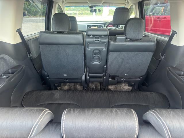 オデッセイ アブソルート　ナビ　ＴＶ　バックカメラ　４ＷＤ　両側パワースライドドア　３列シ－ト　８人乗り　盗難防止システム　衝突被害軽減システム　Ｂｌｕｅｔｏｏｔｈ接続　スマートーキ　プシュッスタート（18枚目）