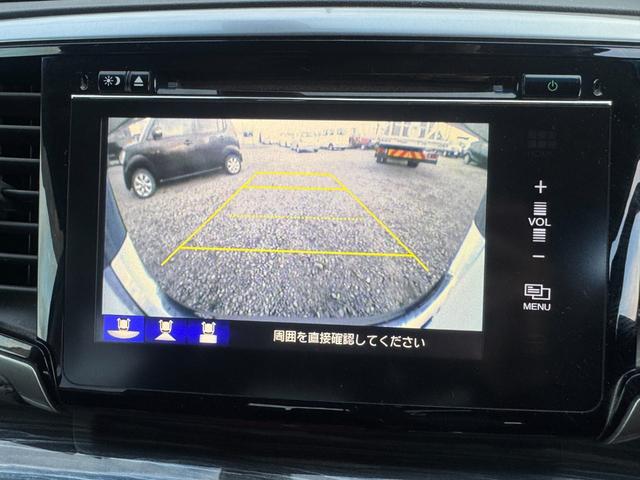 オデッセイ アブソルート　ナビ　ＴＶ　バックカメラ　４ＷＤ　両側パワースライドドア　３列シ－ト　８人乗り　盗難防止システム　衝突被害軽減システム　Ｂｌｕｅｔｏｏｔｈ接続　スマートーキ　プシュッスタート（30枚目）