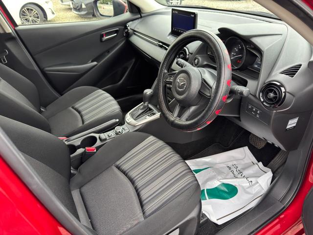 ＭＡＺＤＡ２ １５Ｓ　スマートエディション　ナビ　ＴＶ　バックカメラ　サイドカメラ　フロントカメラ　ＥＴＣ　アイドリングストップ　スマートーキ　プシュッスタート　衝突被害軽減システム　盗難防止システム　Ｂｌｕｅｔｏｏｔｈ接続（14枚目）