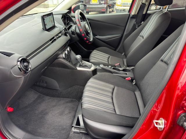 ＭＡＺＤＡ２ １５Ｓ　スマートエディション　ナビ　ＴＶ　バックカメラ　サイドカメラ　フロントカメラ　ＥＴＣ　アイドリングストップ　スマートーキ　プシュッスタート　衝突被害軽減システム　盗難防止システム　Ｂｌｕｅｔｏｏｔｈ接続（41枚目）