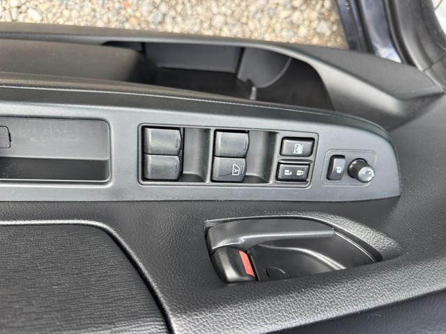 インプレッサＧ４ １．６ｉ　４ＷＤ　ナビ　ＴＶ　バックカメラ　ＥＴＣ　キ－レス　横滑り防止装置　盗難防止システム（33枚目）