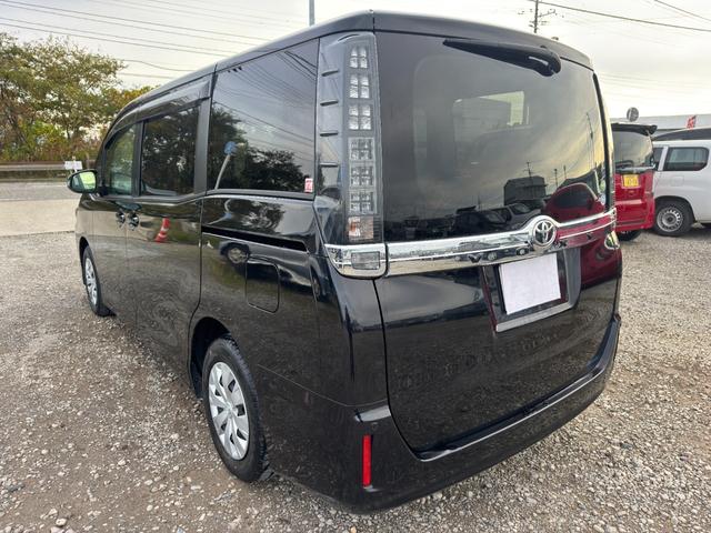 ヴォクシー X ナビ TV バックカメラ 後席モニター付き 両側パワースライドドア ドライブレコーダー スマートーキ プシュッスタート 3列シ-ト 8人乗り アイドリングストップ パワーウィンドウ(11枚目)