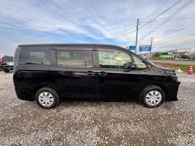 ヴォクシー X ナビ TV バックカメラ 後席モニター付き 両側パワースライドドア ドライブレコーダー スマートーキ プシュッスタート 3列シ-ト 8人乗り アイドリングストップ パワーウィンドウ(13枚目)