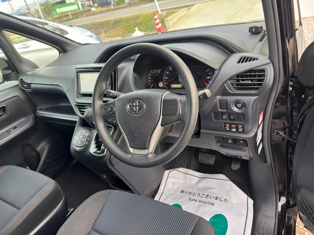 ヴォクシー X ナビ TV バックカメラ 後席モニター付き 両側パワースライドドア ドライブレコーダー スマートーキ プシュッスタート 3列シ-ト 8人乗り アイドリングストップ パワーウィンドウ(15枚目)