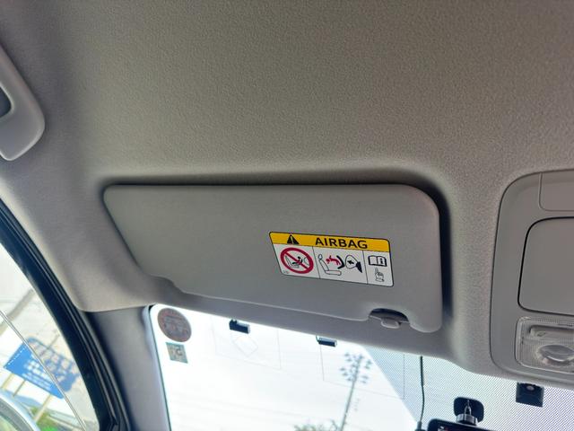 ヴォクシー X ナビ TV バックカメラ 後席モニター付き 両側パワースライドドア ドライブレコーダー スマートーキ プシュッスタート 3列シ-ト 8人乗り アイドリングストップ パワーウィンドウ(31枚目)